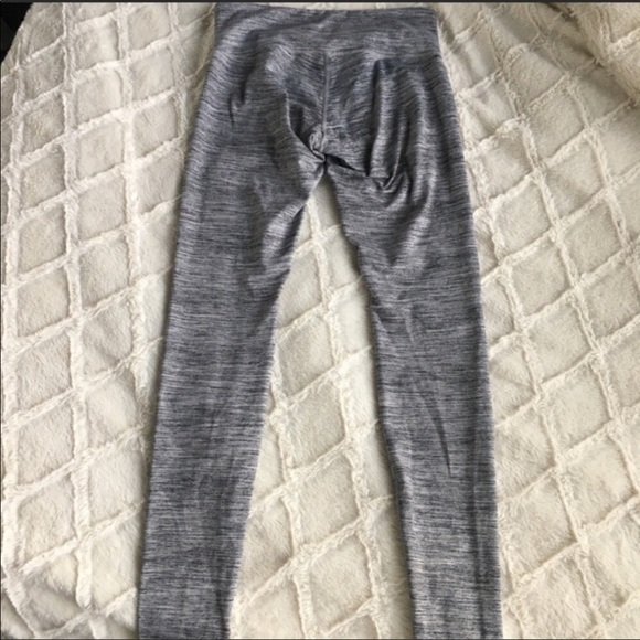 ISO LULULEMON WUNDER UNDER - Picture 2 of 3